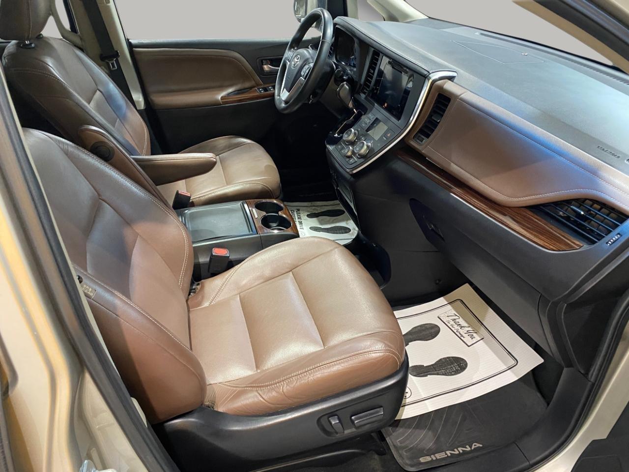 Toyota Sienna Limited AWD 7-Passenger V6 2015