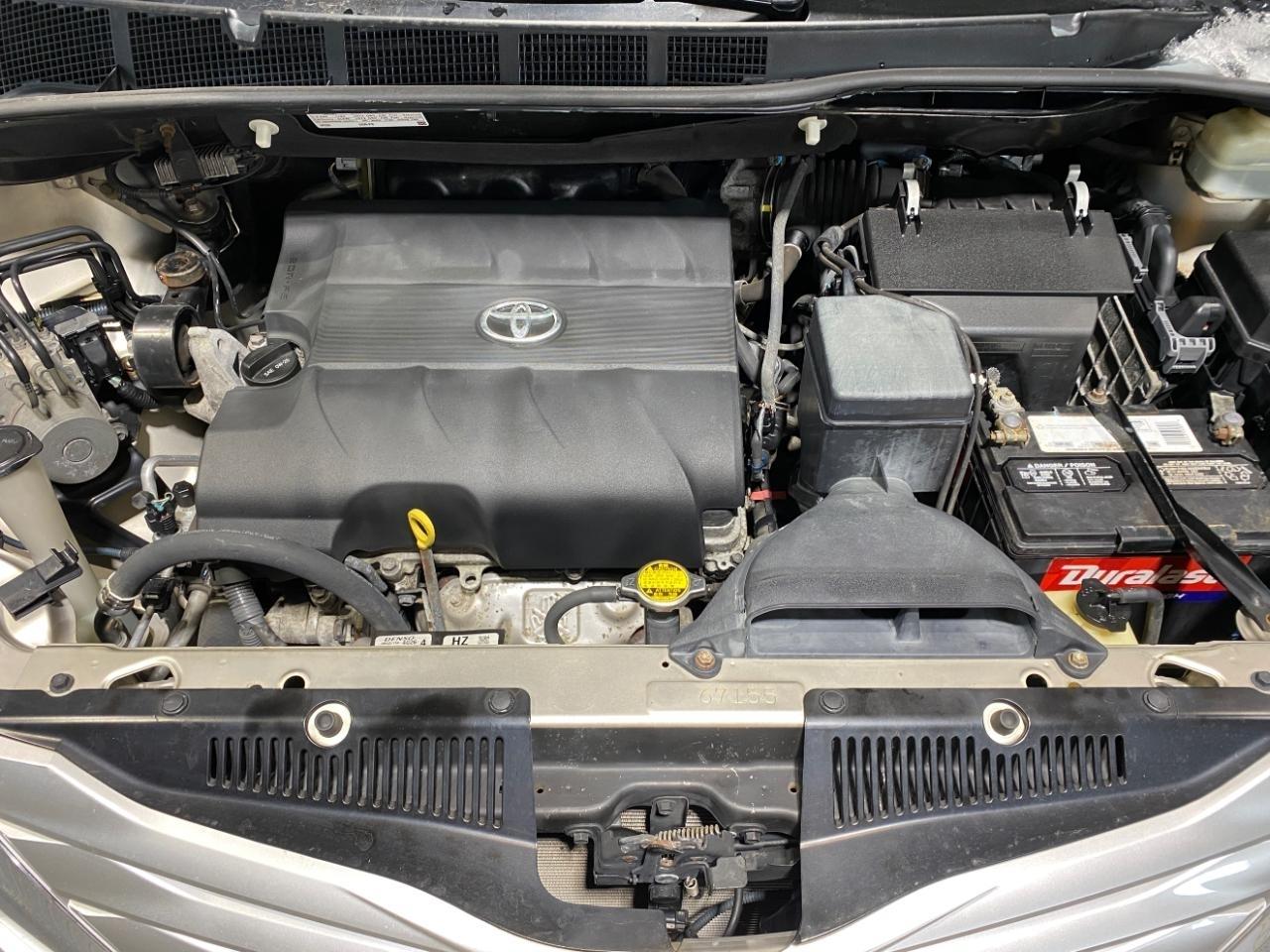 Toyota Sienna Limited AWD 7-Passenger V6 2015