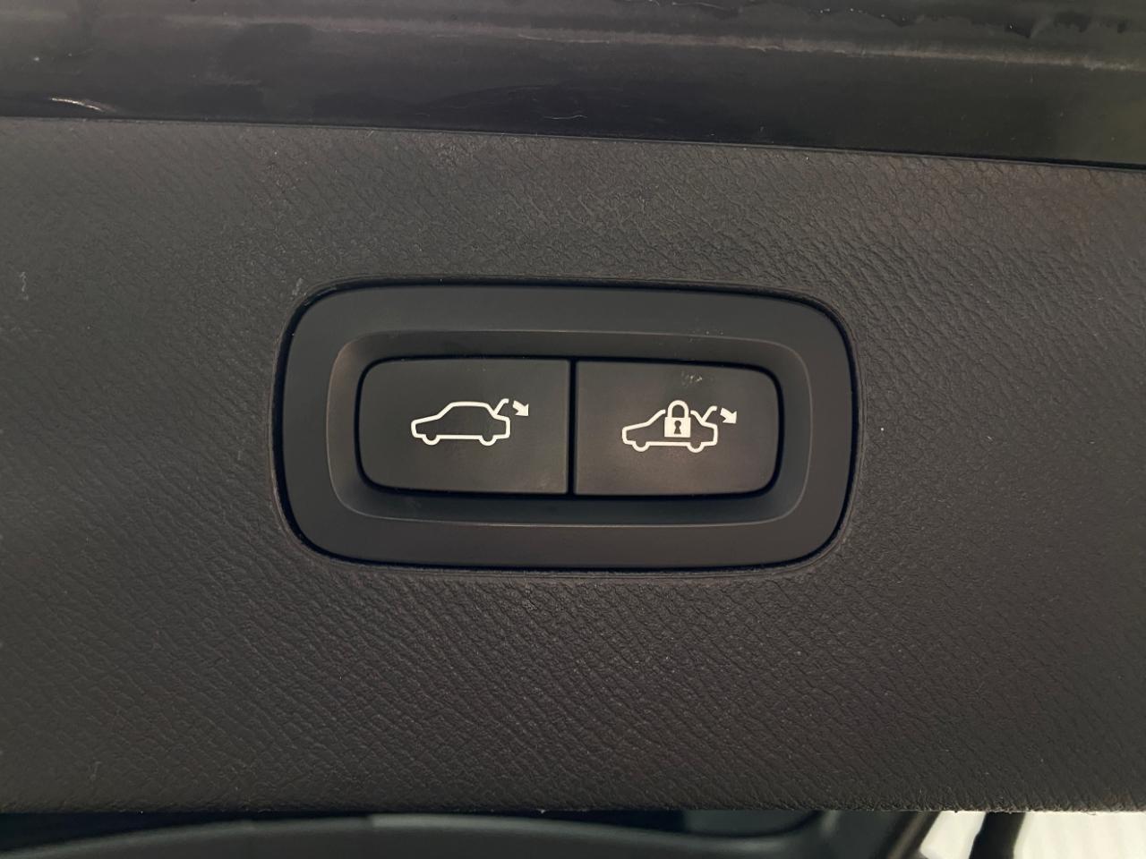 Volvo XC90 T6 Momentum AWD 2016