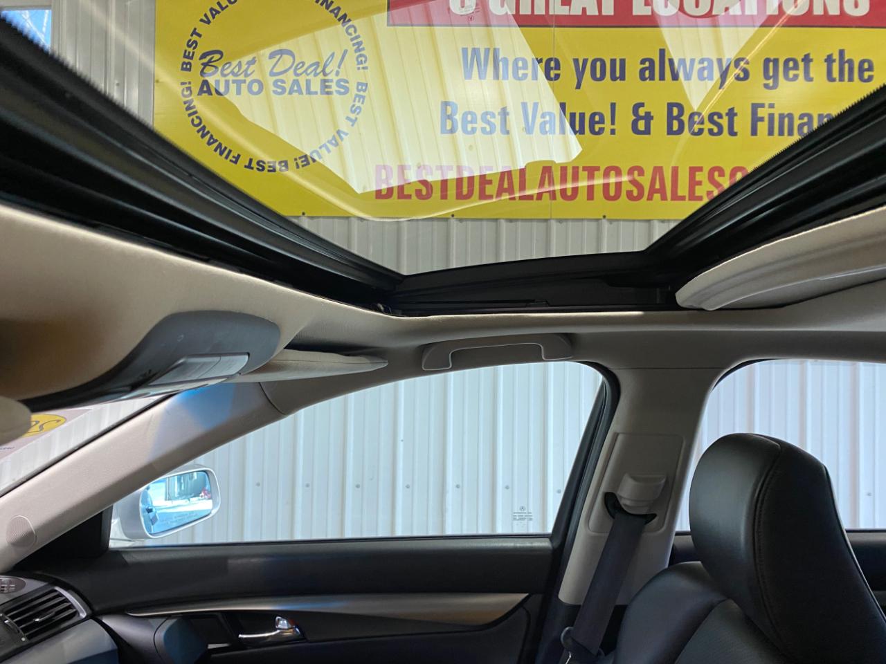 Acura TL 6-Speed AT with Tech Package and 18-In. WP 2012