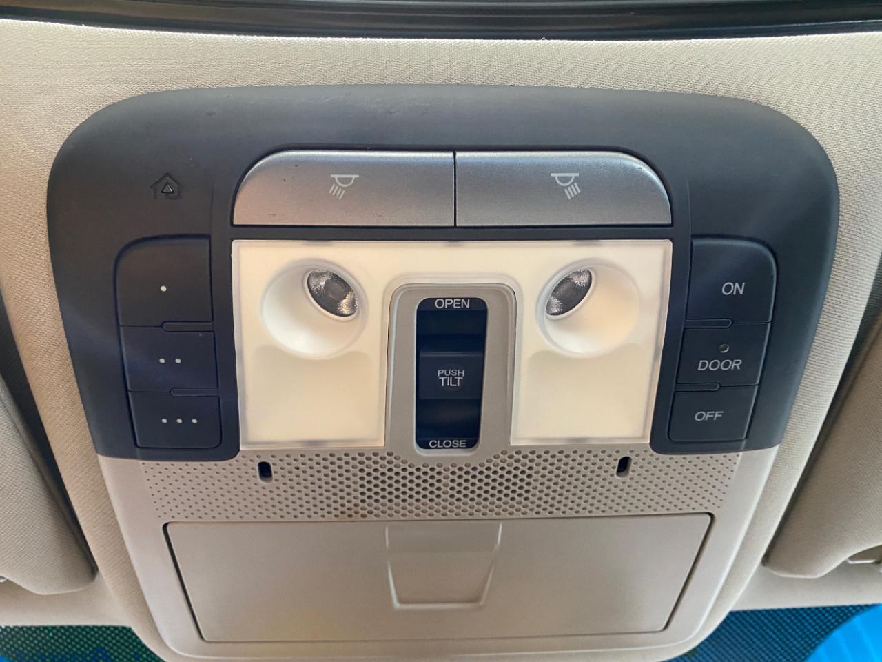 Acura TL 6-Speed AT with Tech Package and 18-In. WP 2012