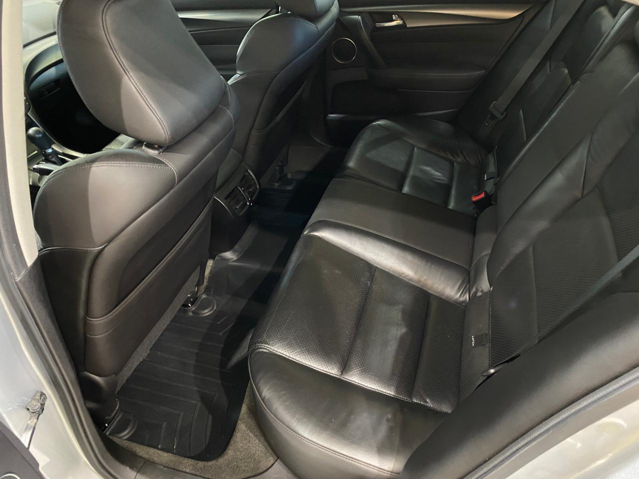 Acura TL 6-Speed AT with Tech Package and 18-In. WP 2012