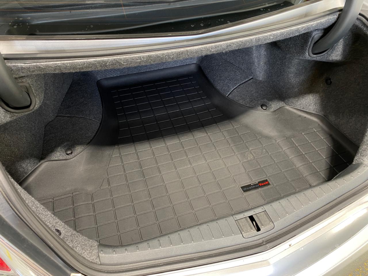 Acura TL 6-Speed AT with Tech Package and 18-In. WP 2012