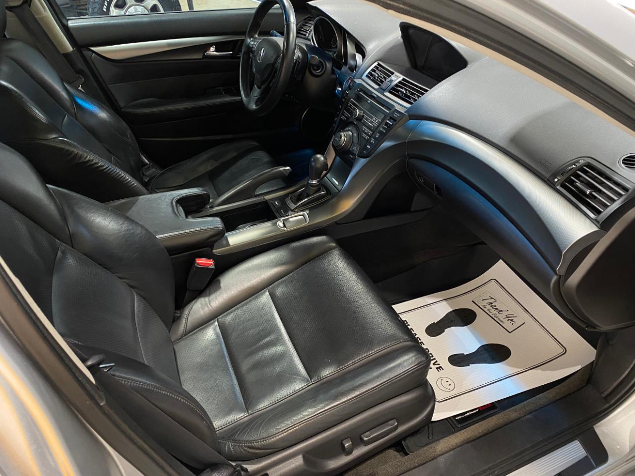 Acura TL 6-Speed AT with Tech Package and 18-In. WP 2012