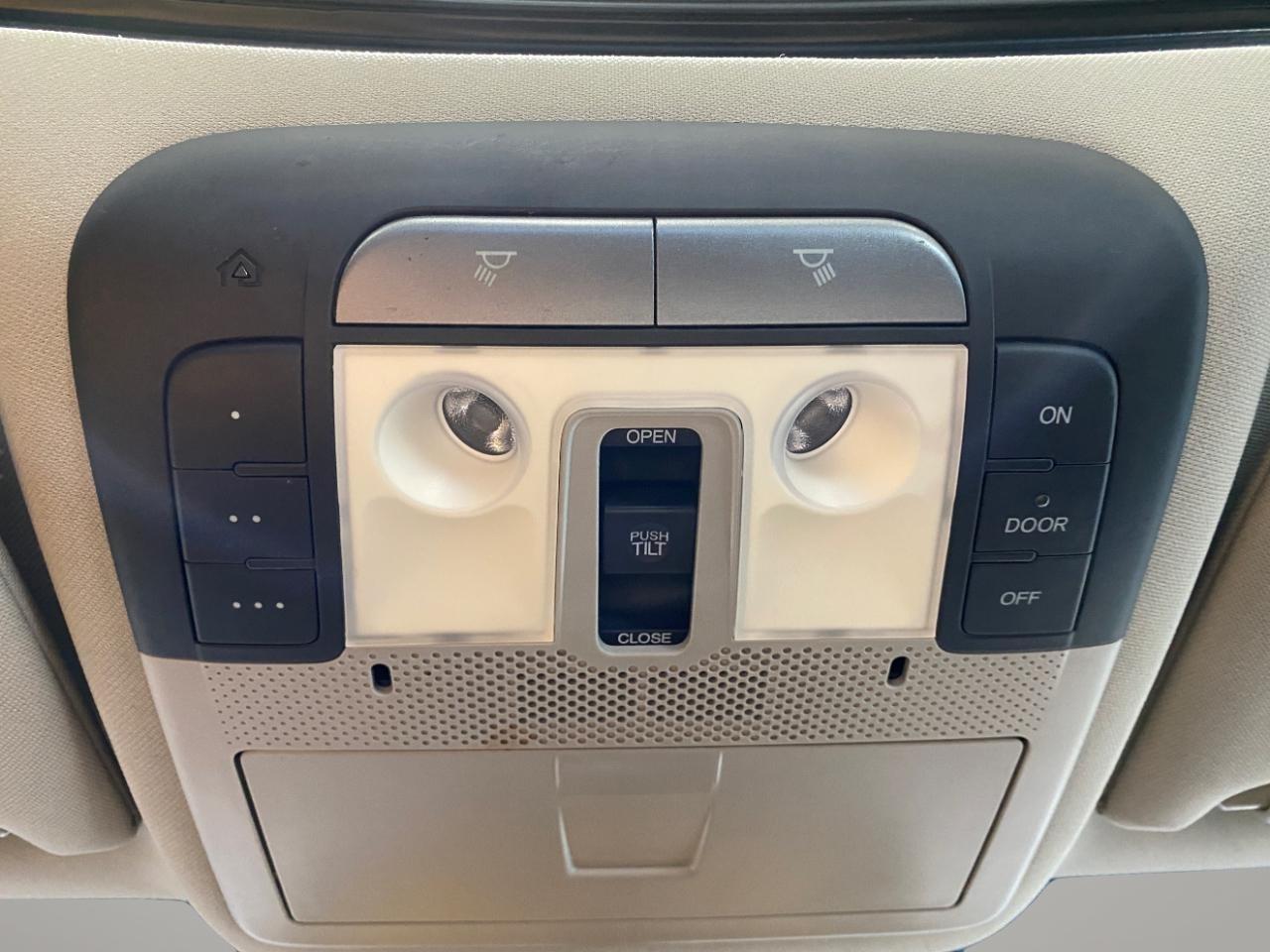 Acura TL 6-Speed AT with Tech Package and 18-In. WP 2012