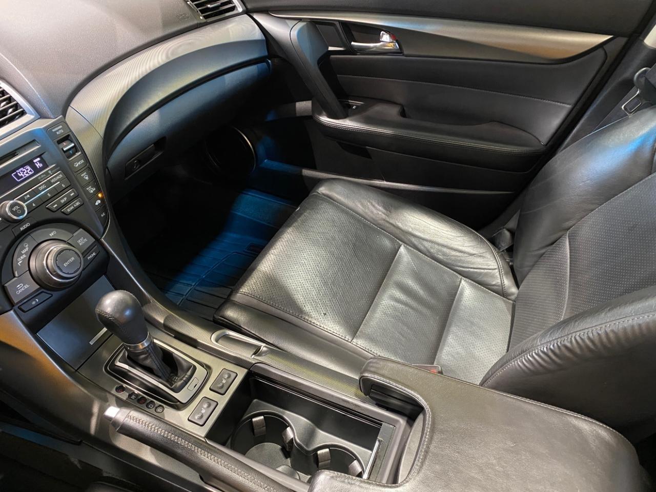 Acura TL 6-Speed AT with Tech Package and 18-In. WP 2012