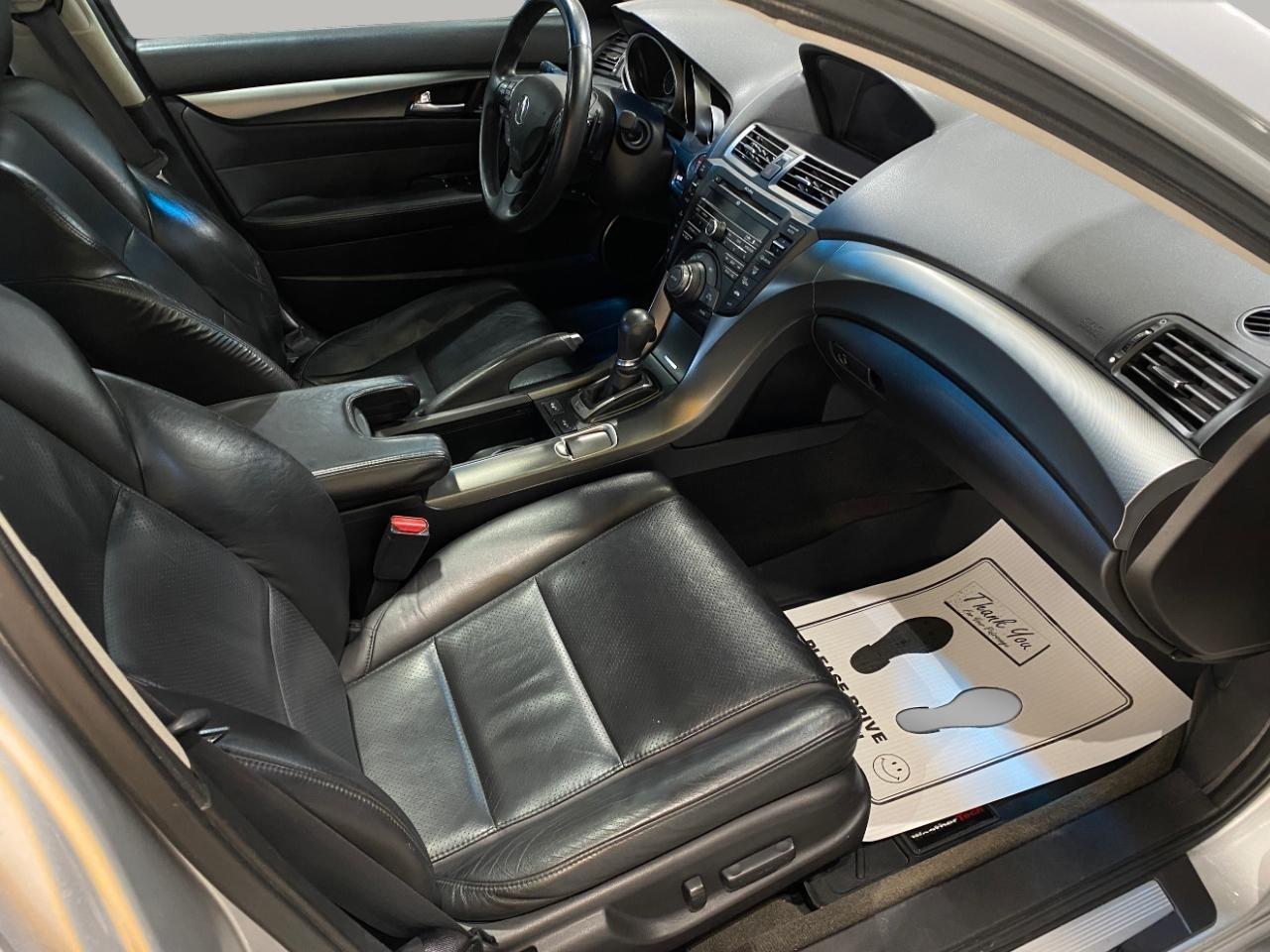 Acura TL 6-Speed AT with Tech Package and 18-In. WP 2012