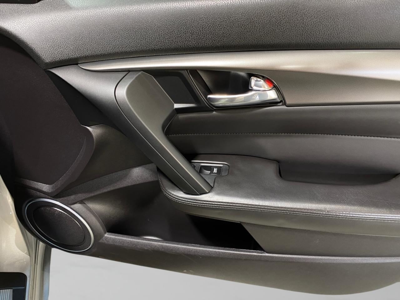 Acura TL 6-Speed AT with Tech Package and 18-In. WP 2012