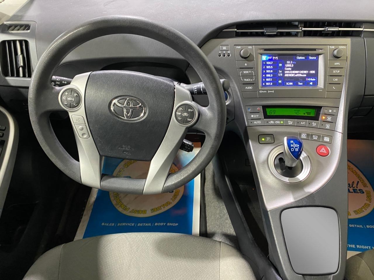 Toyota Prius Three 2014