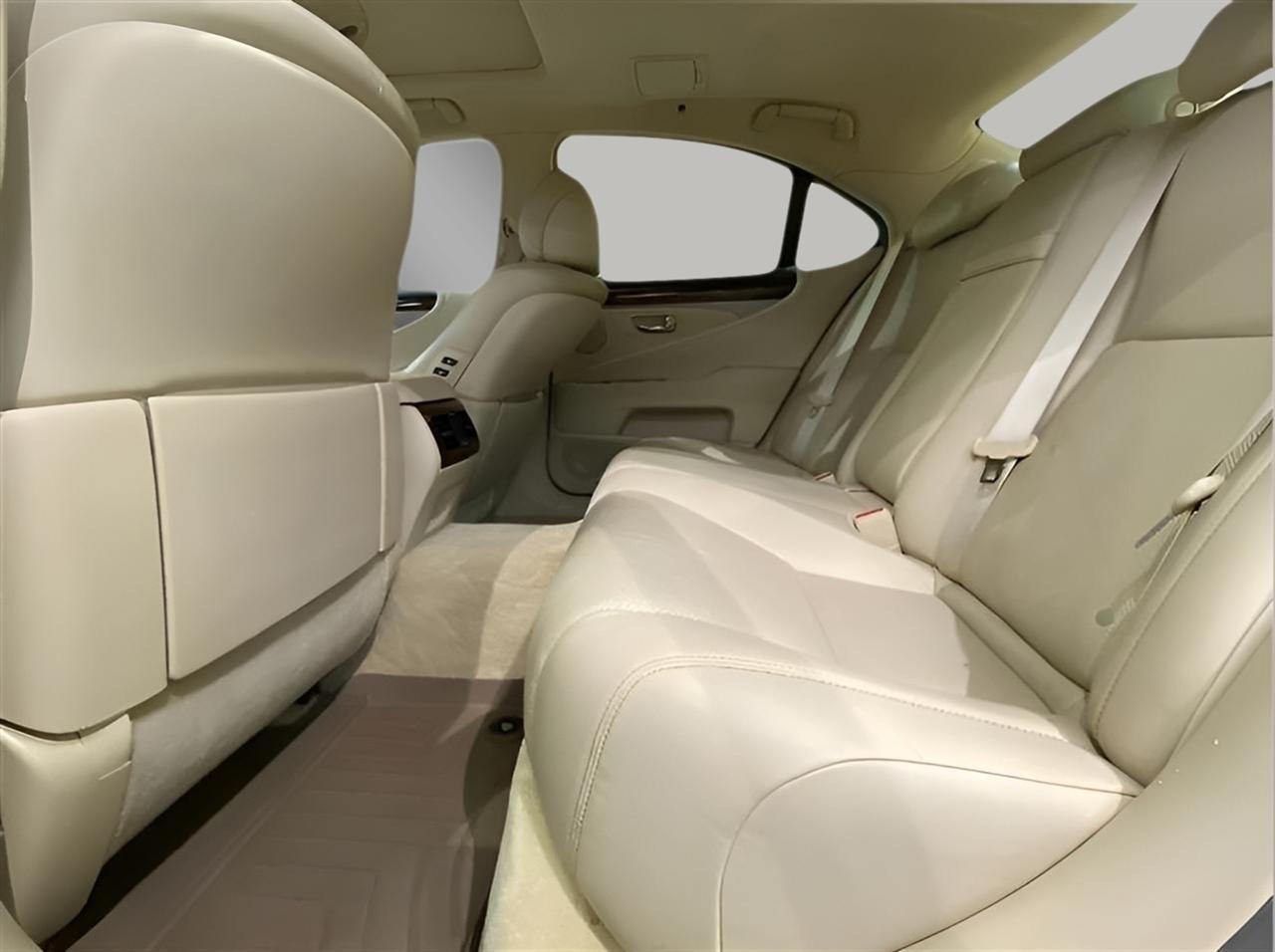 Lexus LS 460 Luxury Sedan AWD 2013