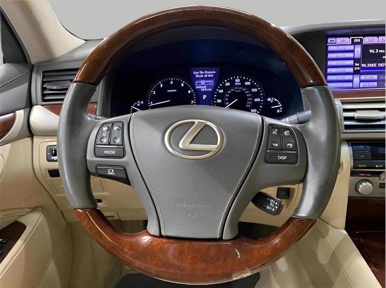 Lexus LS 460 Luxury Sedan AWD 2013