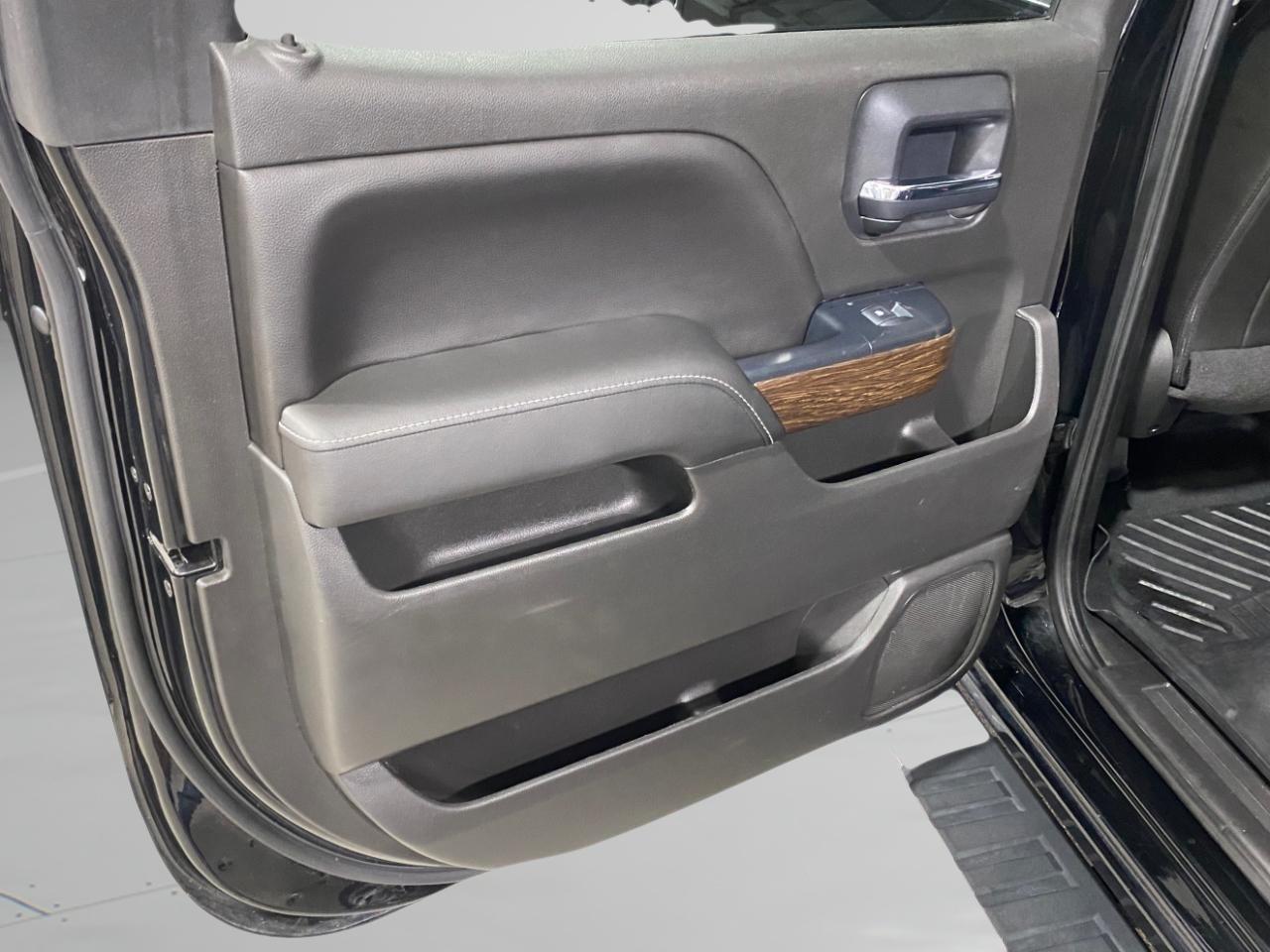 GMC Sierra 1500 Denali Crew Cab Long Box 4WD 2018