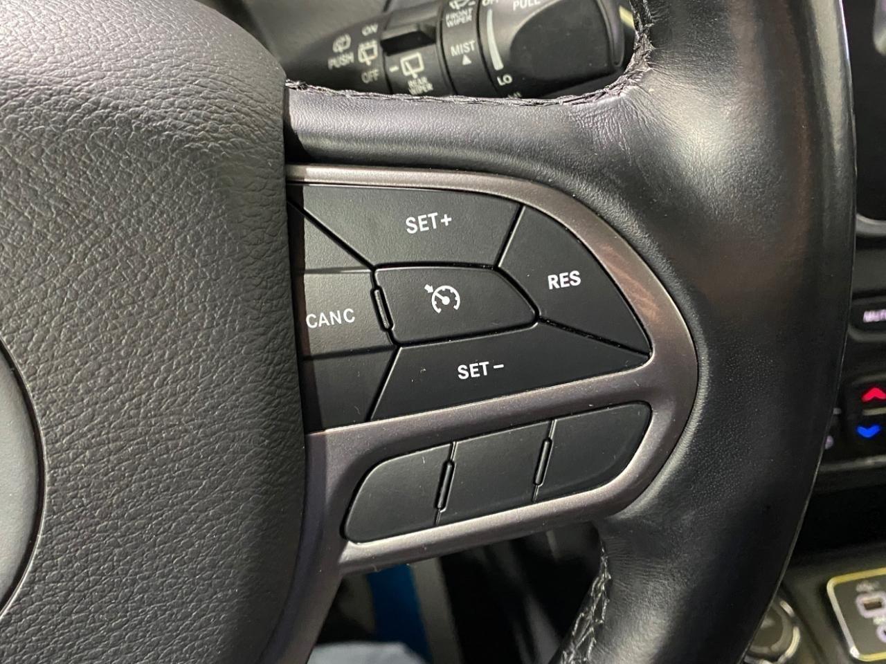 2021 Jeep Cherokee Latitude Lux - Photo 24