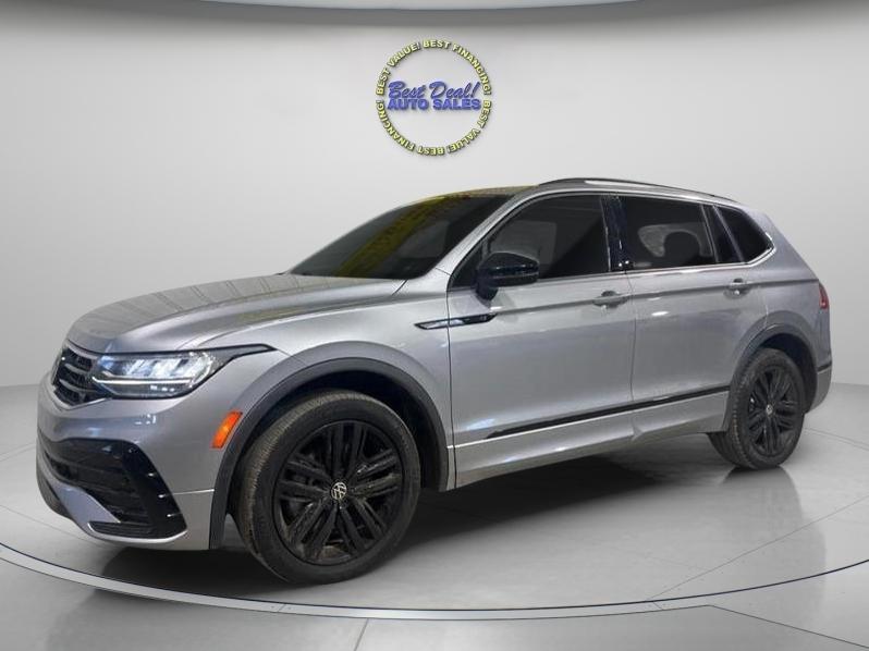 2022 Volkswagen Tiguan 2.0T SE R-Line Black 4Motion's photo