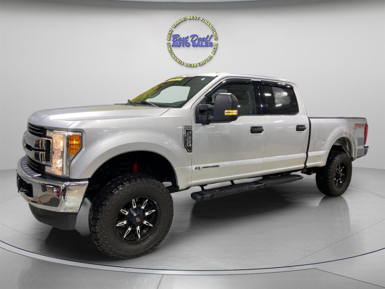 2017 Ford F-350 SD XLT Crew Cab 6.5 ft Bed 4WD