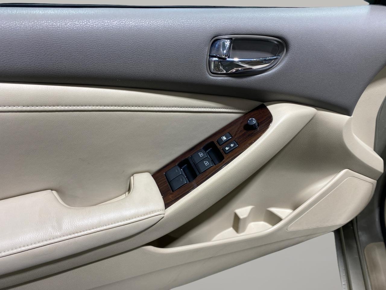 Nissan Altima 2.5 SL AWD 2010