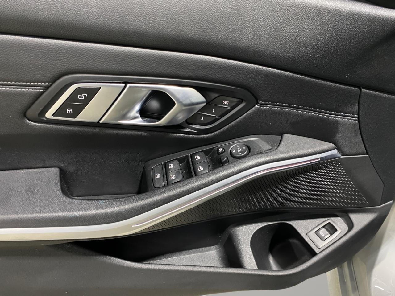 BMW 3-Series 330i xDrive 2020