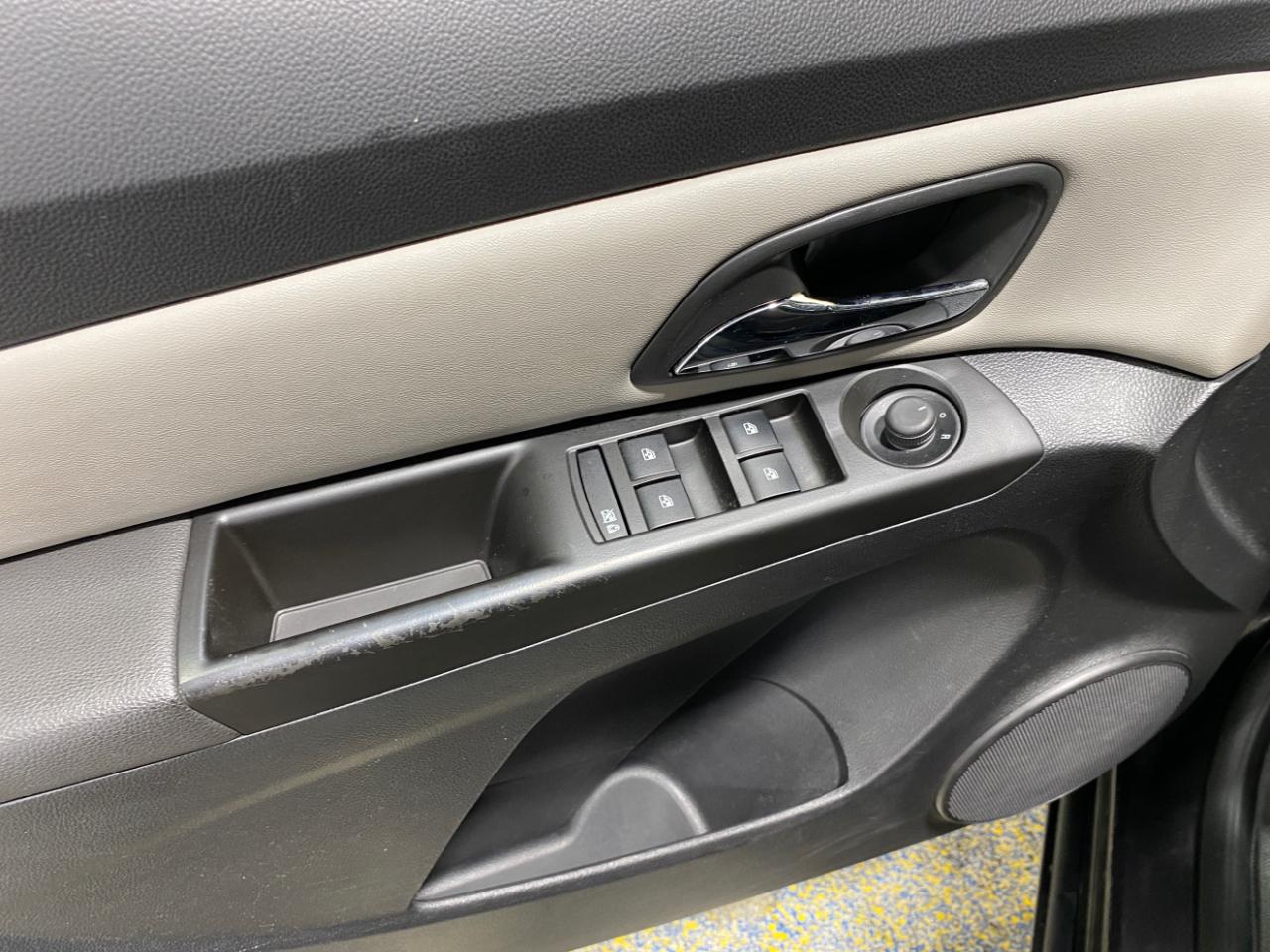 Chevrolet Cruze LS Auto 2014