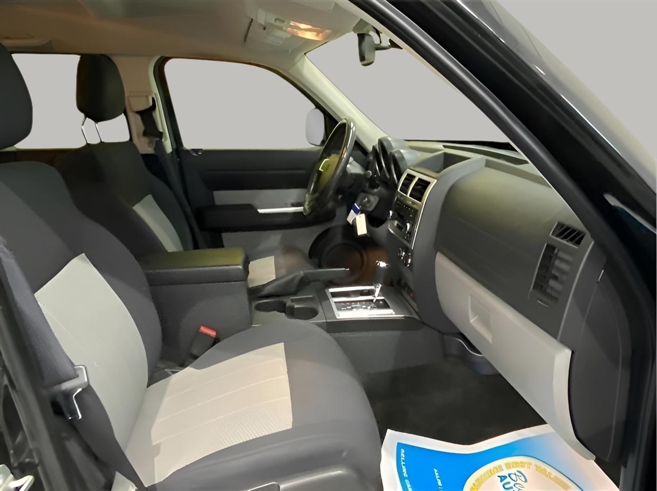 Dodge Nitro SXT 4WD 2010