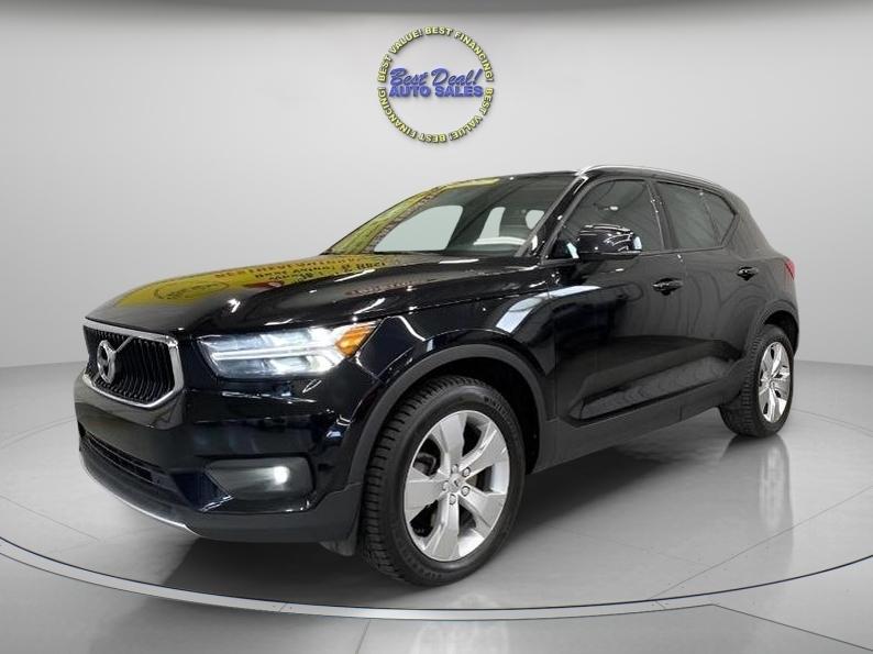 2022 Volvo XC40 T5 Momentum AWD