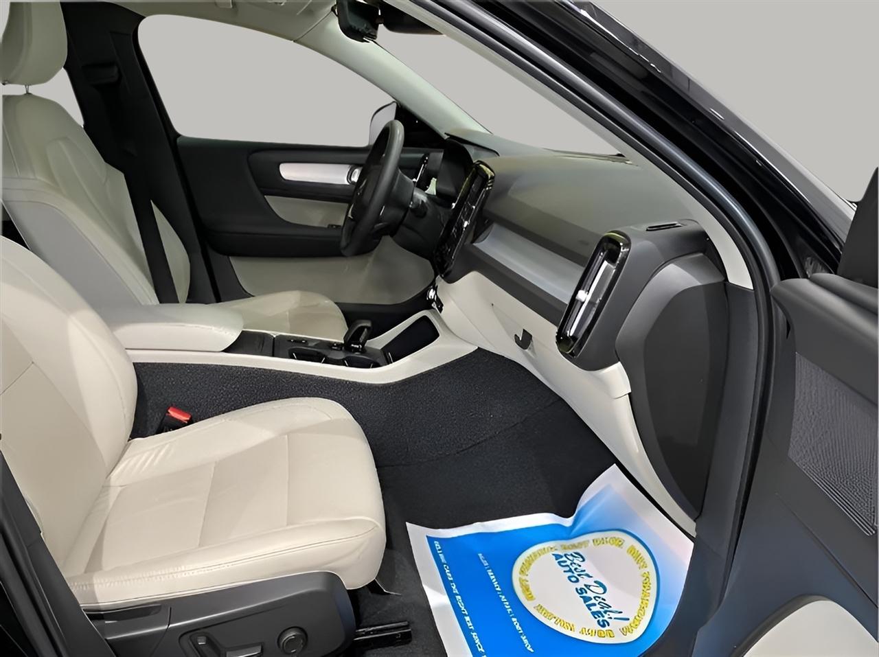 Volvo XC40 T5 Momentum AWD 2022