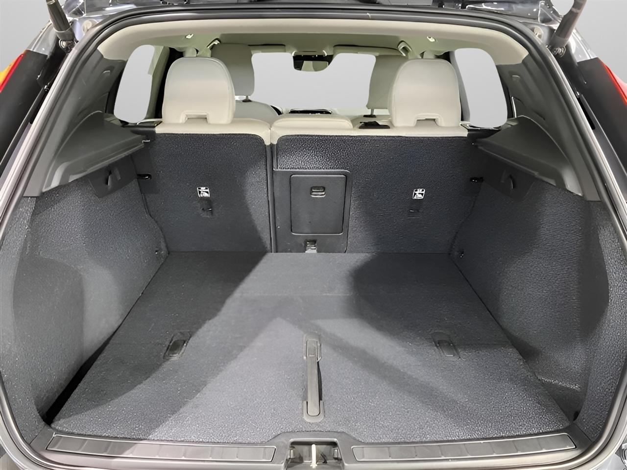 Volvo XC40 T5 Momentum AWD 2022