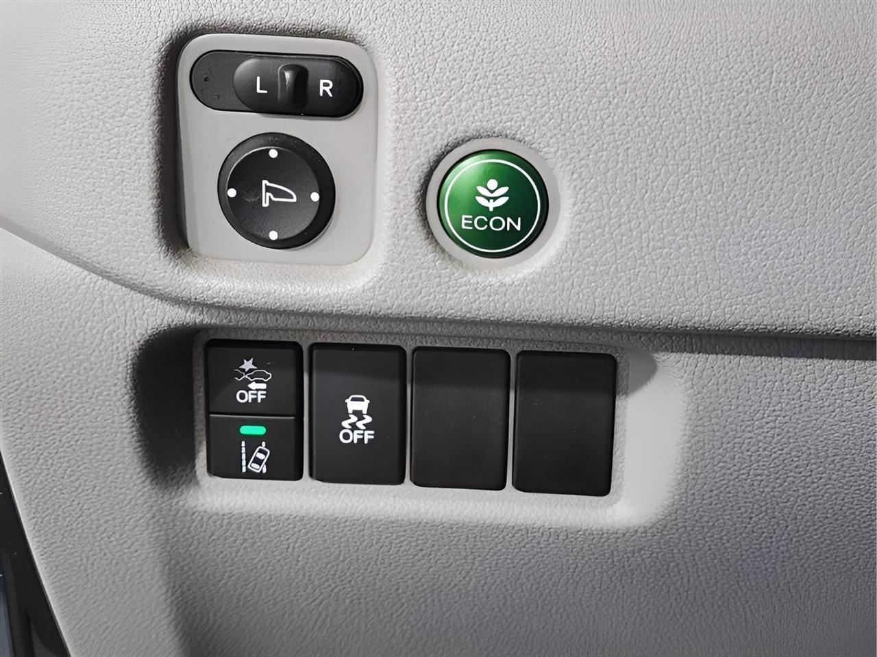 2022 Honda Pilot SE - Photo 16