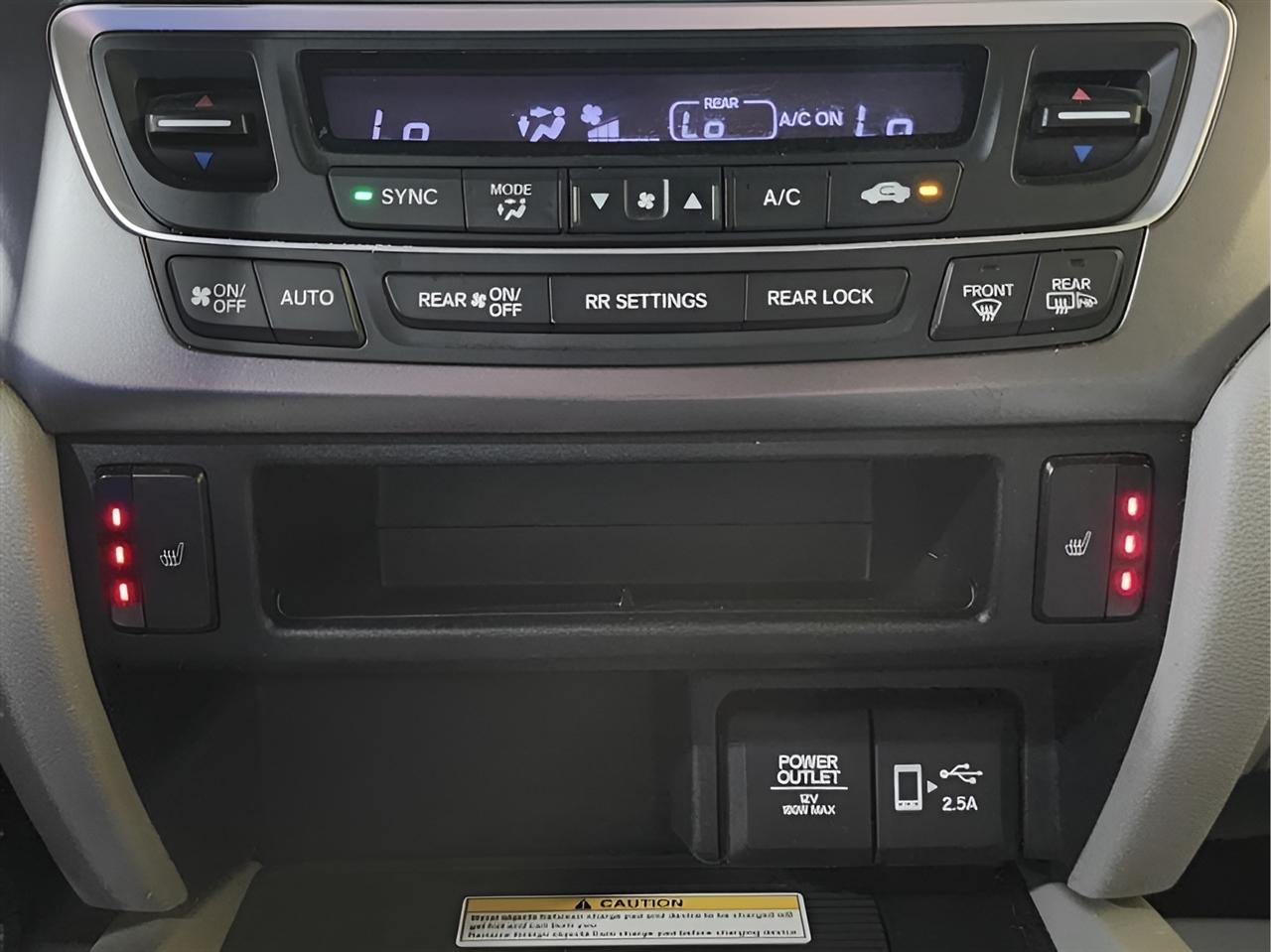 2022 Honda Pilot SE - Photo 25