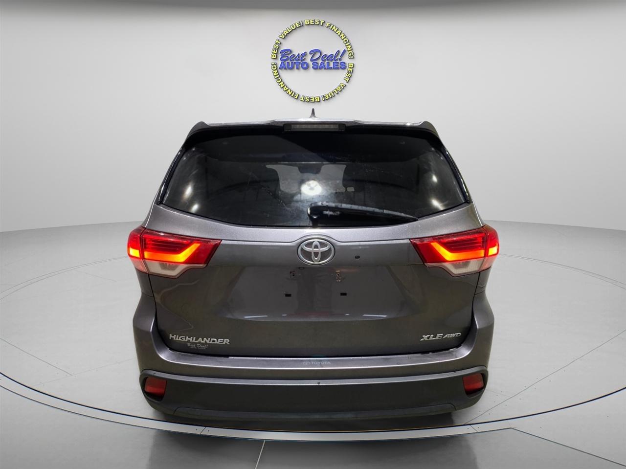 View vehicle photo 4