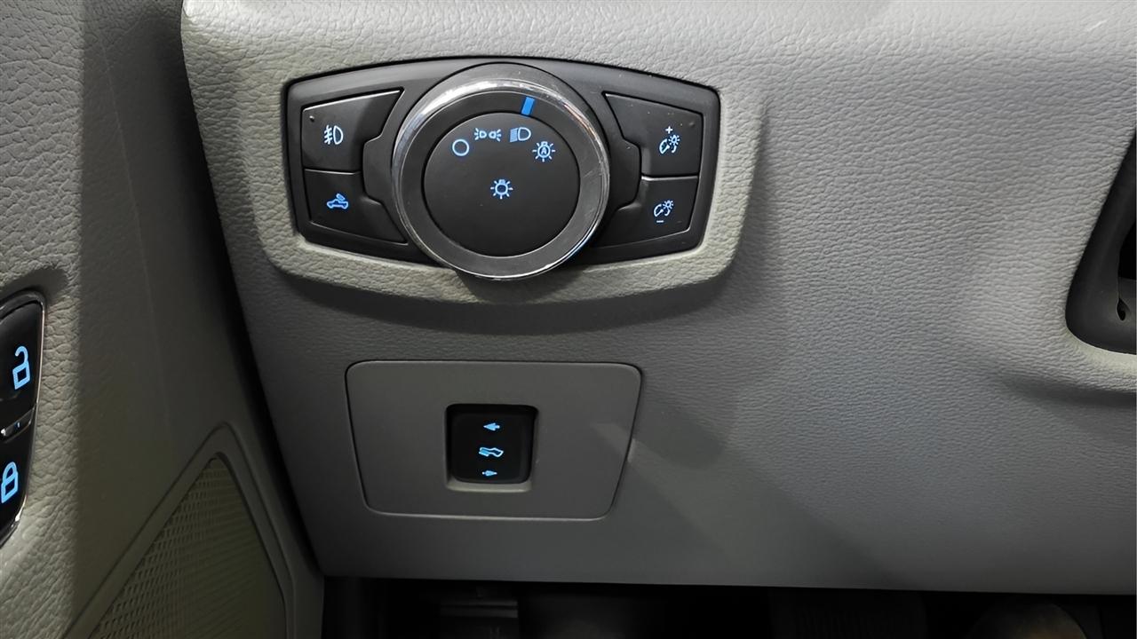 Ford F-150 XL SuperCrew 5.5-ft. Bed 4WD 2015