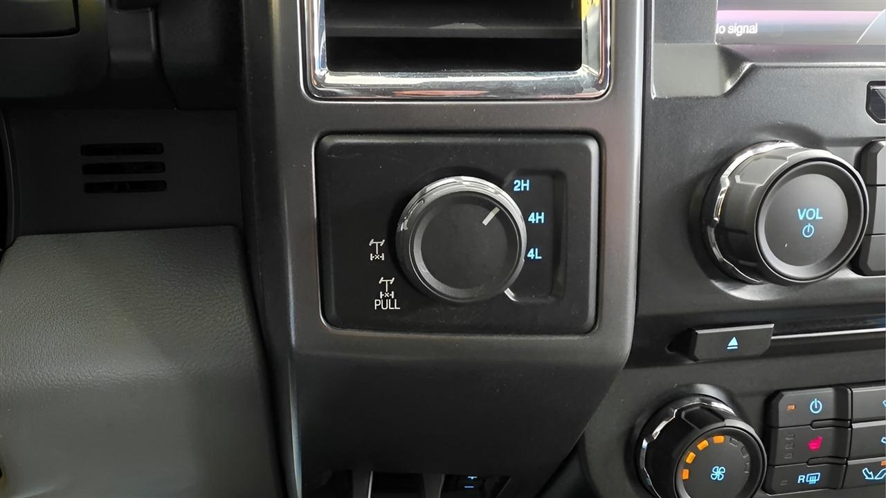 Ford F-150 XL SuperCrew 5.5-ft. Bed 4WD 2015