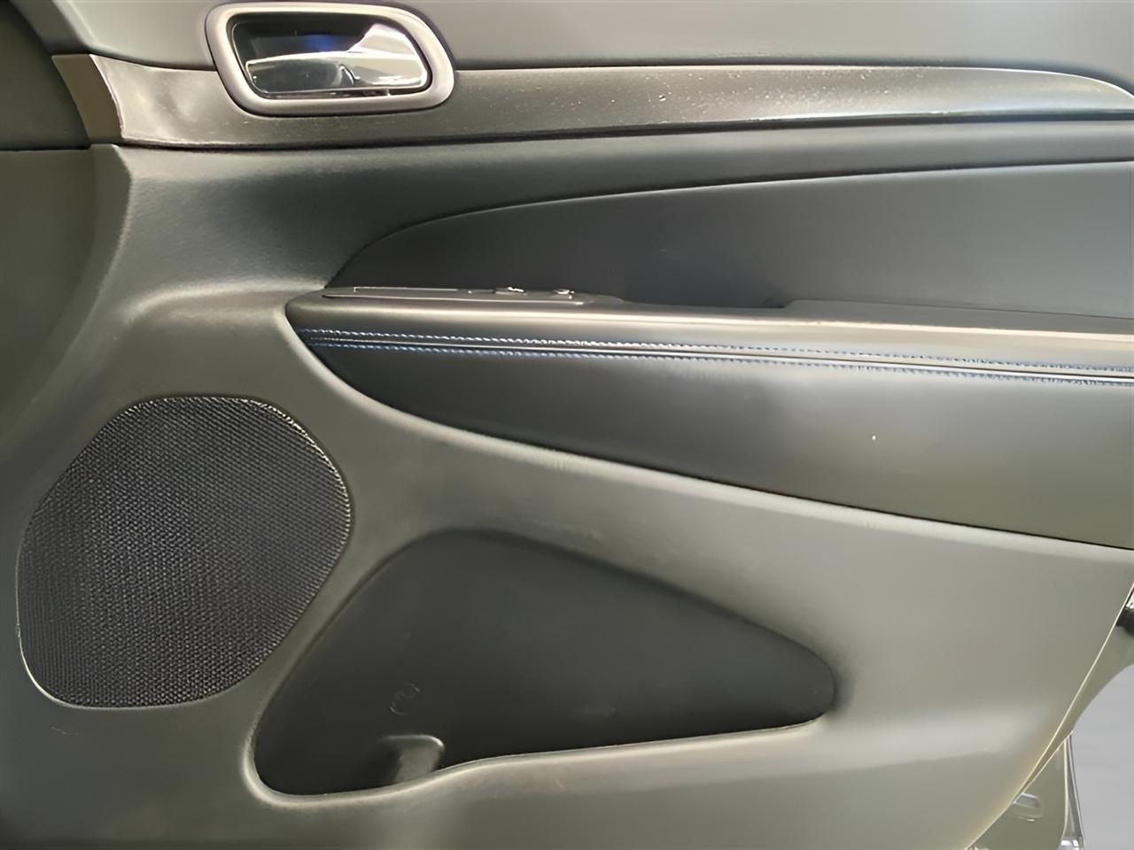 2018 Jeep Grand Cherokee Upland - Photo 23