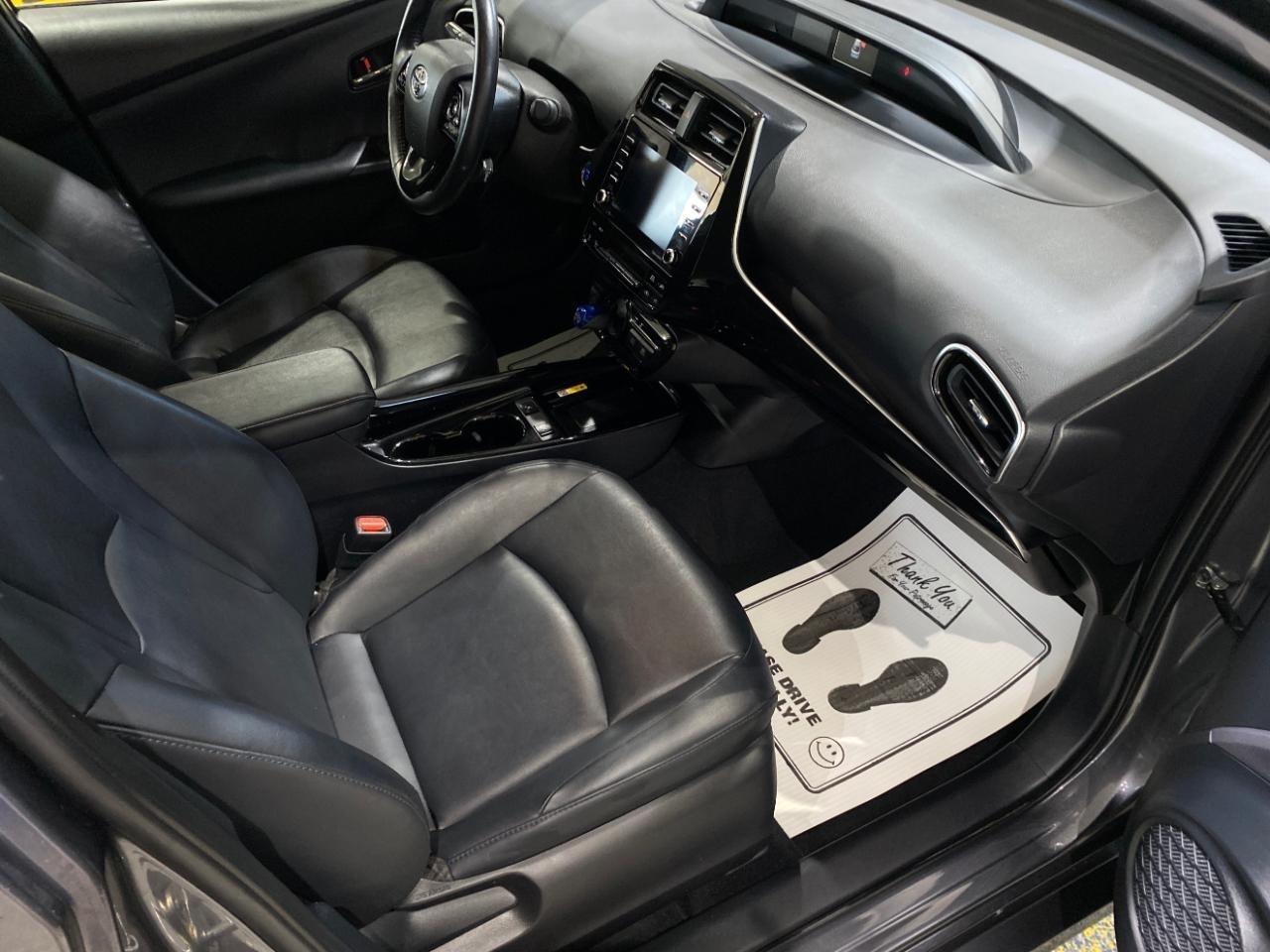 Toyota Prius LE 2022