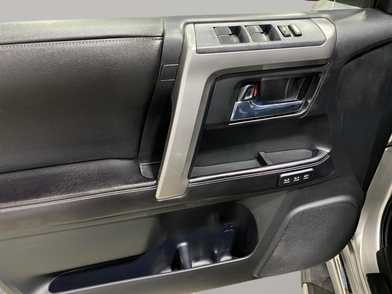 Toyota 4Runner Limited 4WD 2016