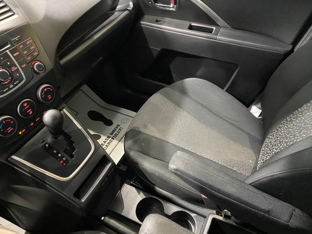 Mazda MAZDA5 Sport 2012