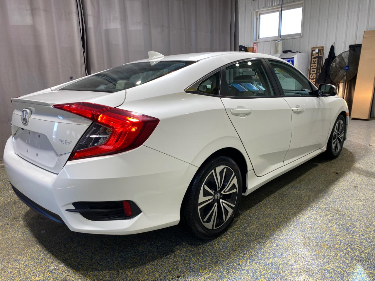 Honda Civic EX-T Sedan CVT 2016