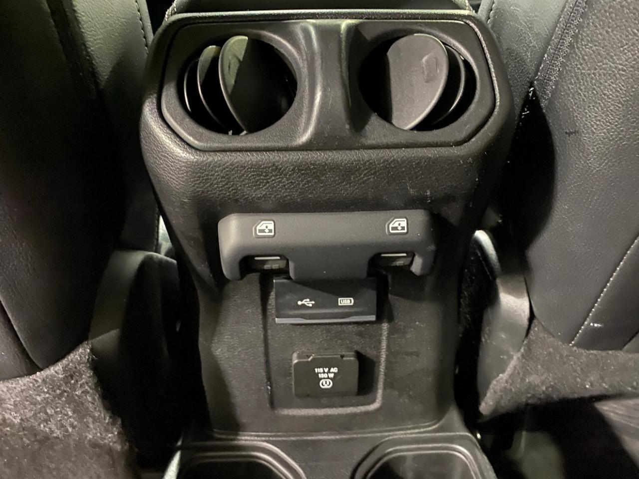 Jeep Wrangler Unlimited Sahara 2020