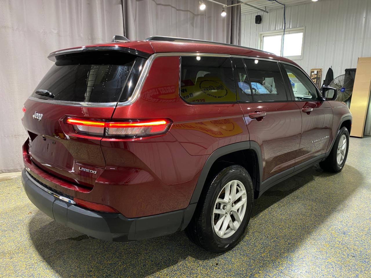 Jeep Grand Cherokee L Laredo 4WD 2023