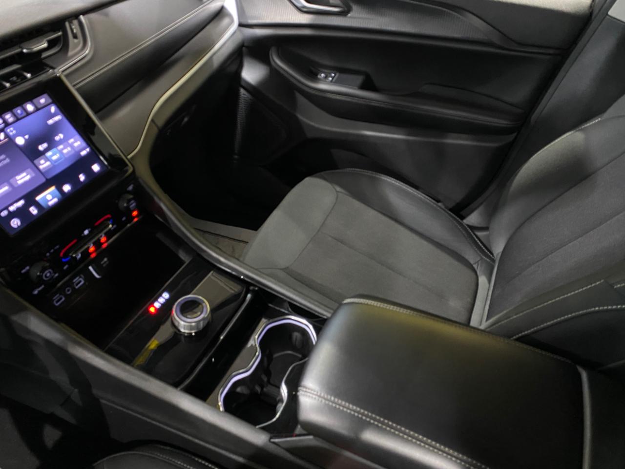 Jeep Grand Cherokee L Laredo 4WD 2023