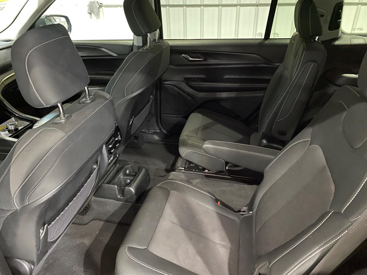 Jeep Grand Cherokee L Laredo 4WD 2023