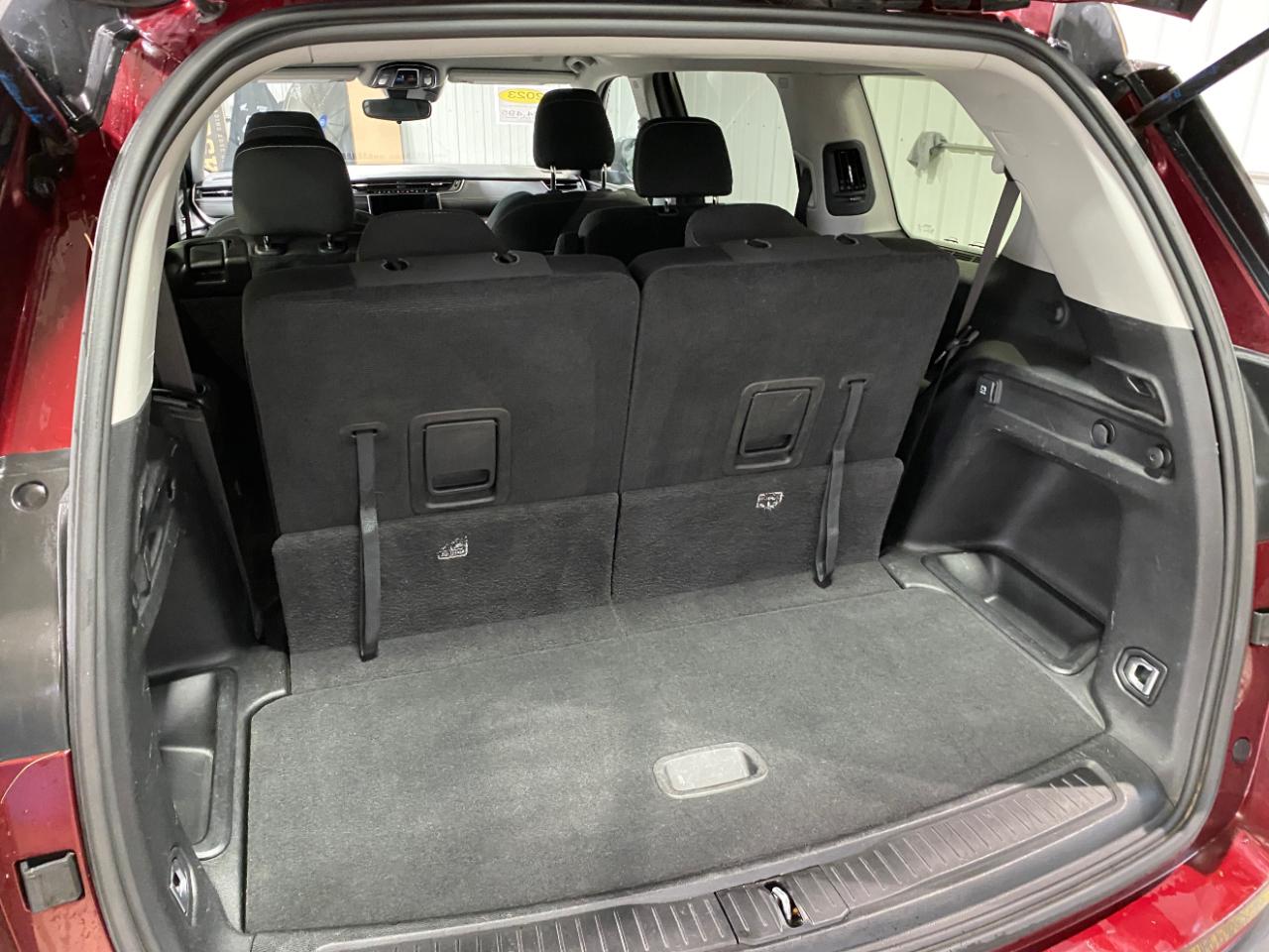 Jeep Grand Cherokee L Laredo 4WD 2023