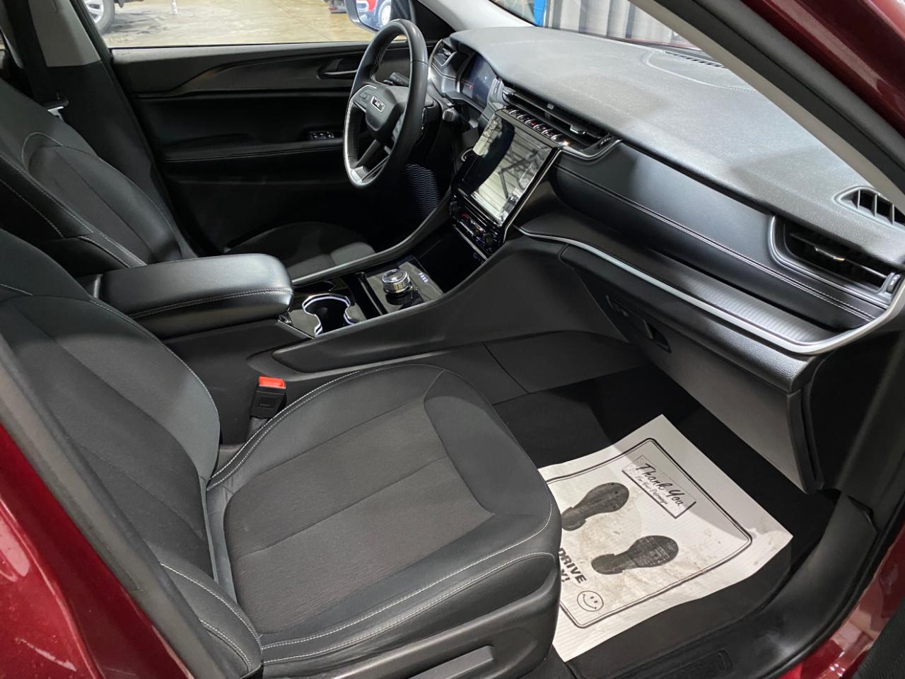 Jeep Grand Cherokee L Laredo 4WD 2023