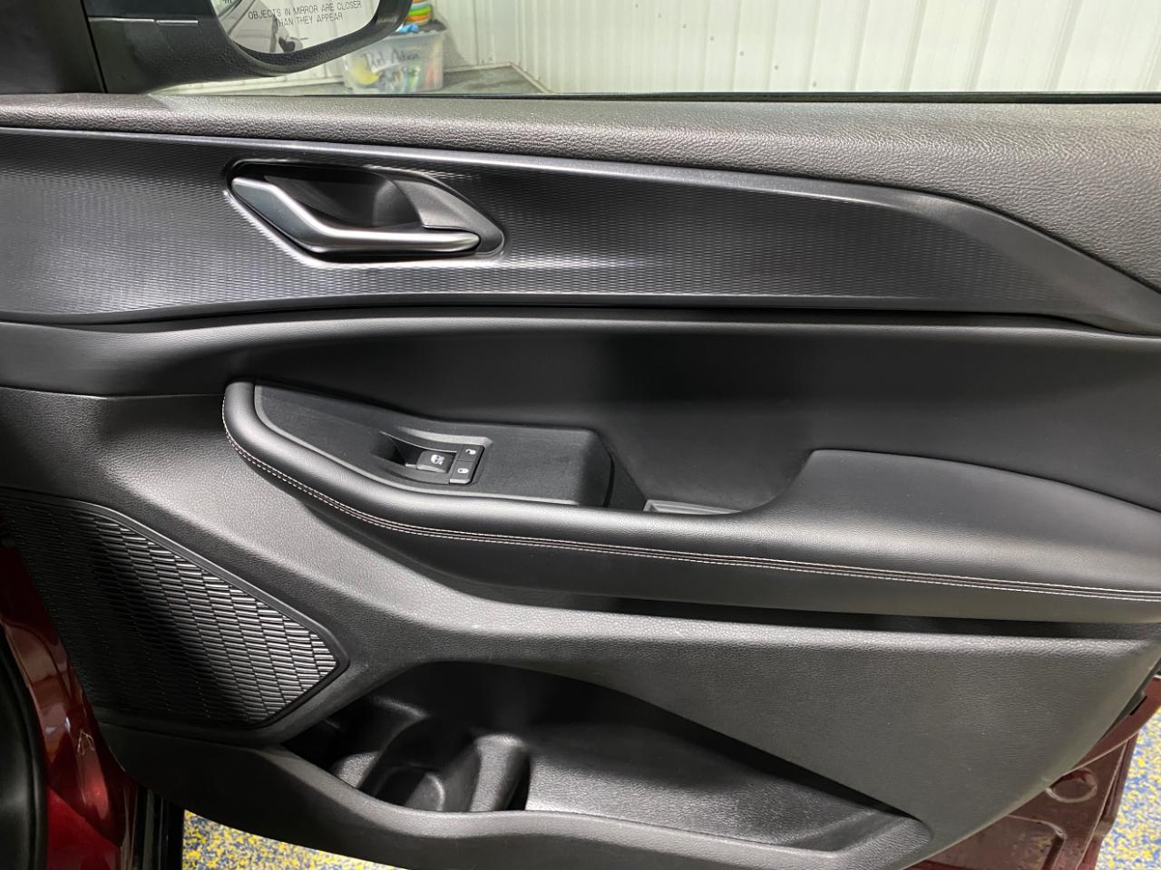 Jeep Grand Cherokee L Laredo 4WD 2023