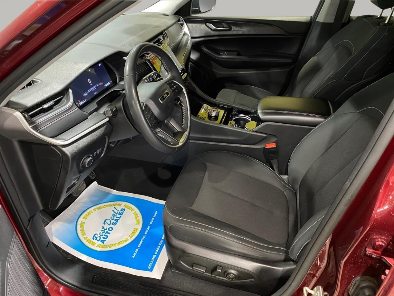 Jeep Grand Cherokee L Laredo 4WD 2023