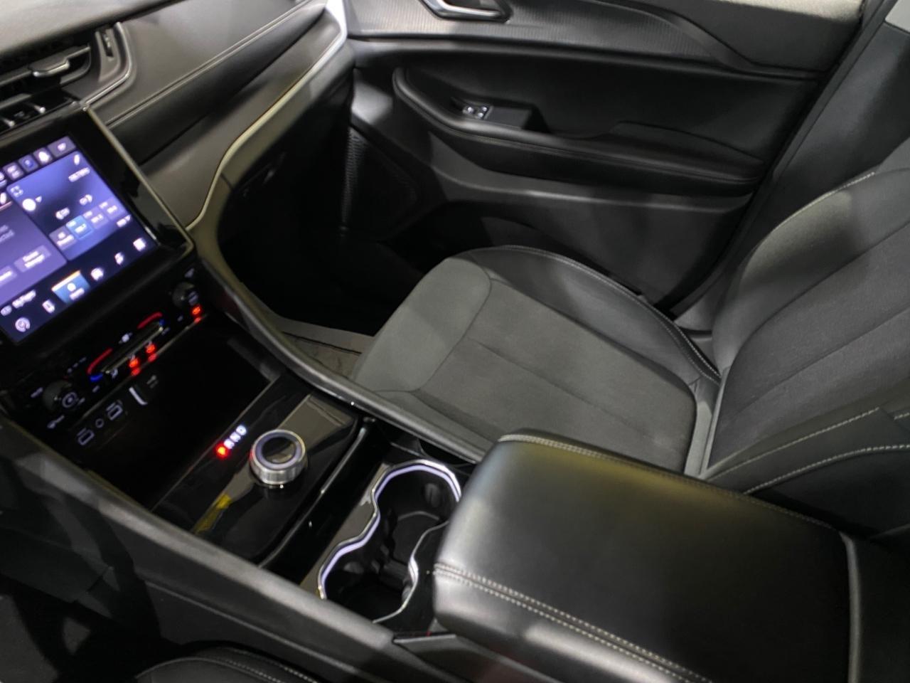 Jeep Grand Cherokee L Laredo 4WD 2023