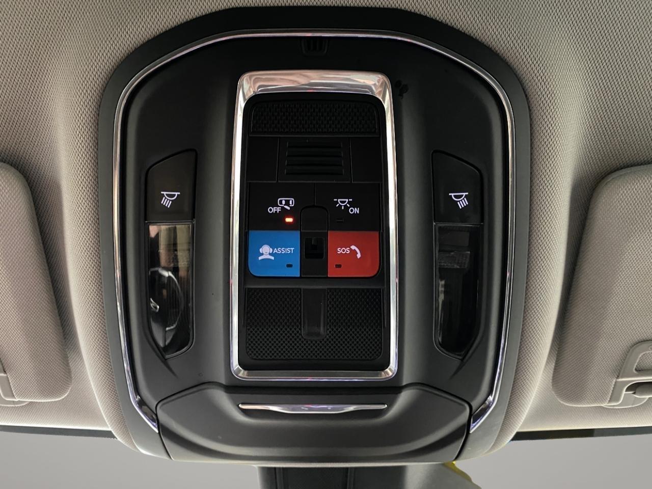 Jeep Grand Cherokee L Laredo 4WD 2023