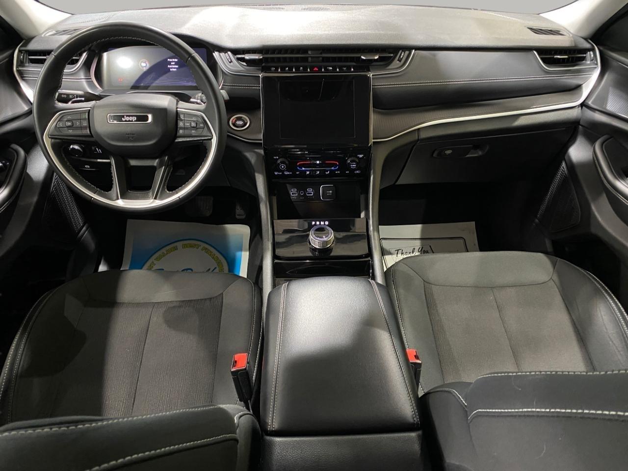 Jeep Grand Cherokee L Laredo 4WD 2023