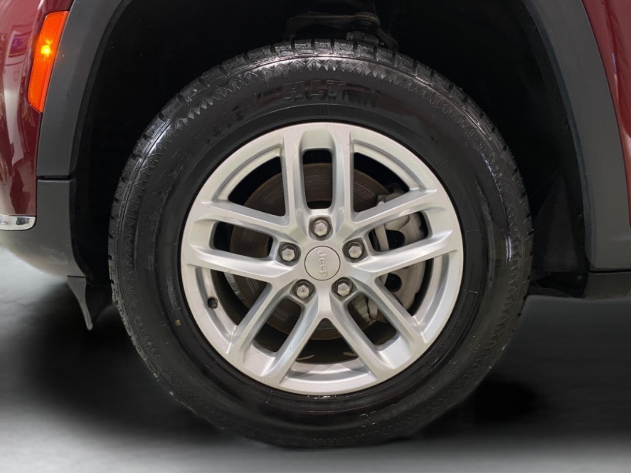 Jeep Grand Cherokee L Laredo 4WD 2023