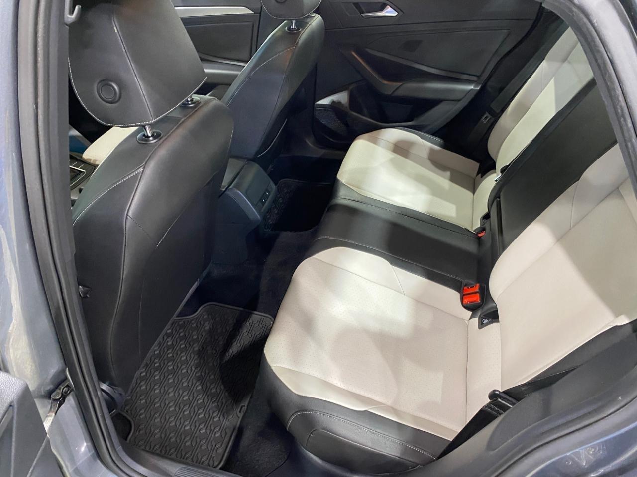 Volkswagen Jetta 1.4T R-Line 8A 2019