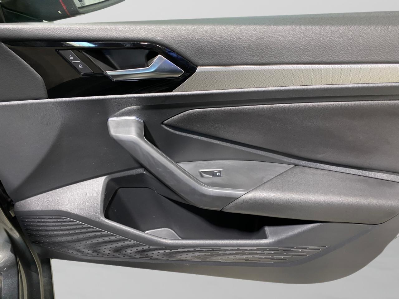 Volkswagen Jetta 1.4T R-Line 8A 2019